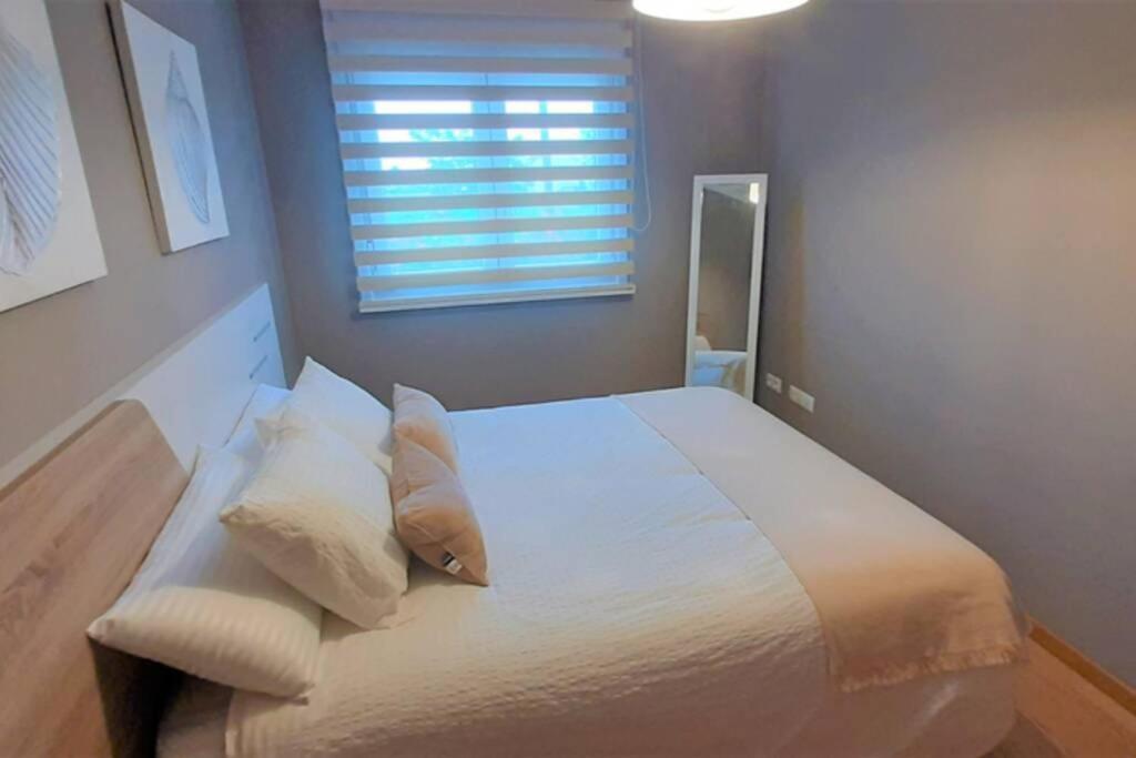 Апартаменти Apartamento Playa Foz Con Piscina Y Parking 010 Екстер'єр фото